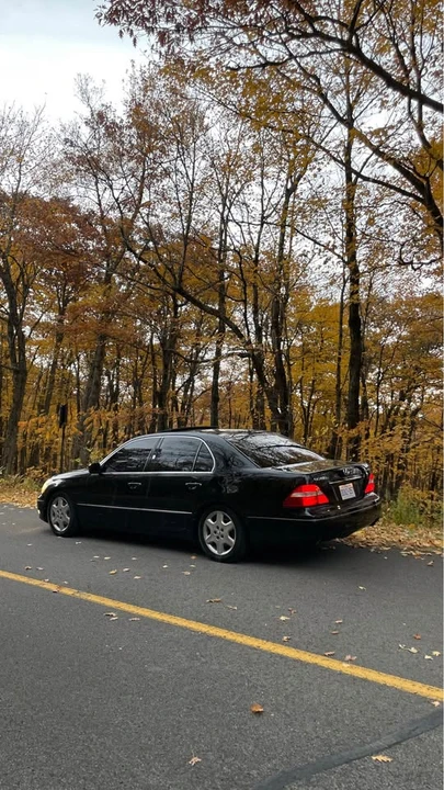 2004 Lexus LS 3rd Gen - Image 3 of 4