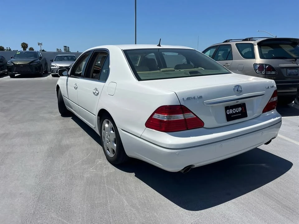 2004 Lexus LS 3rd Gen - Image 7 of 15