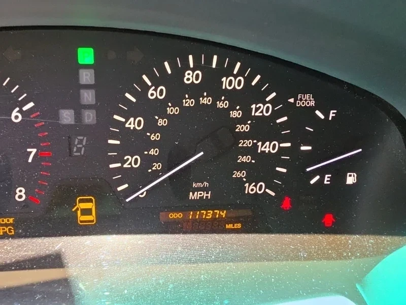 2004 Lexus LS 3rd Gen - Image 8 of 9
