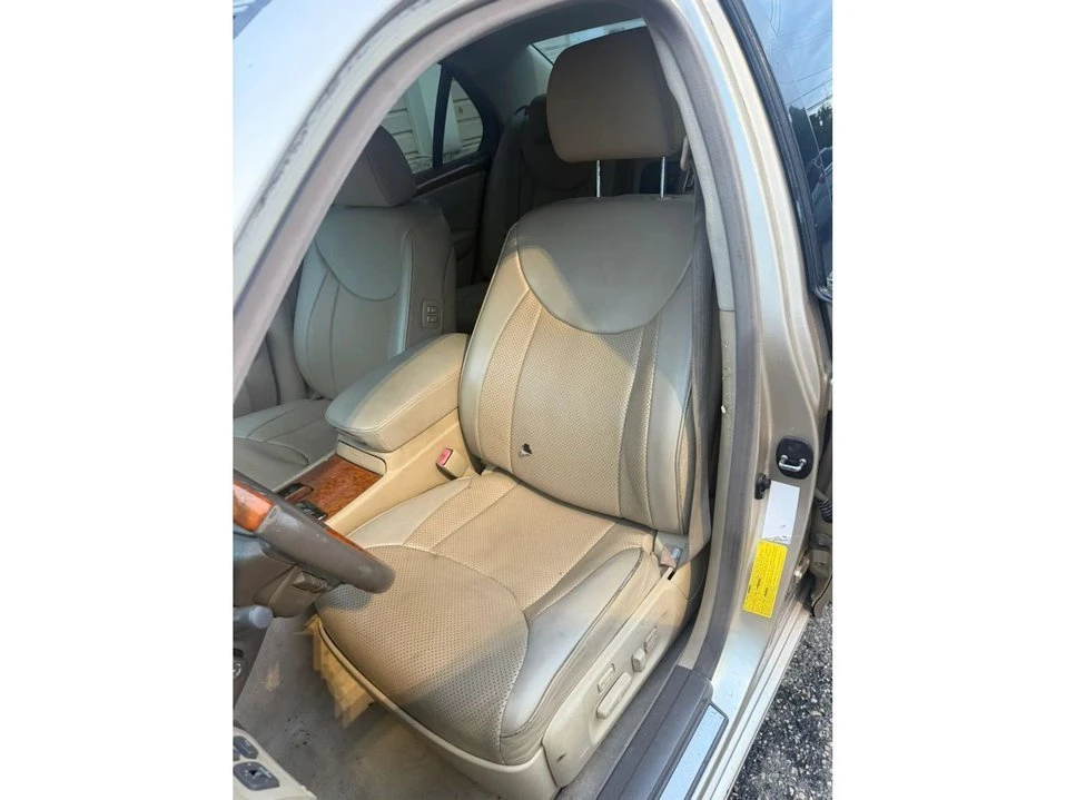 2004 Lexus LS 3rd Gen - Image 15 of 20