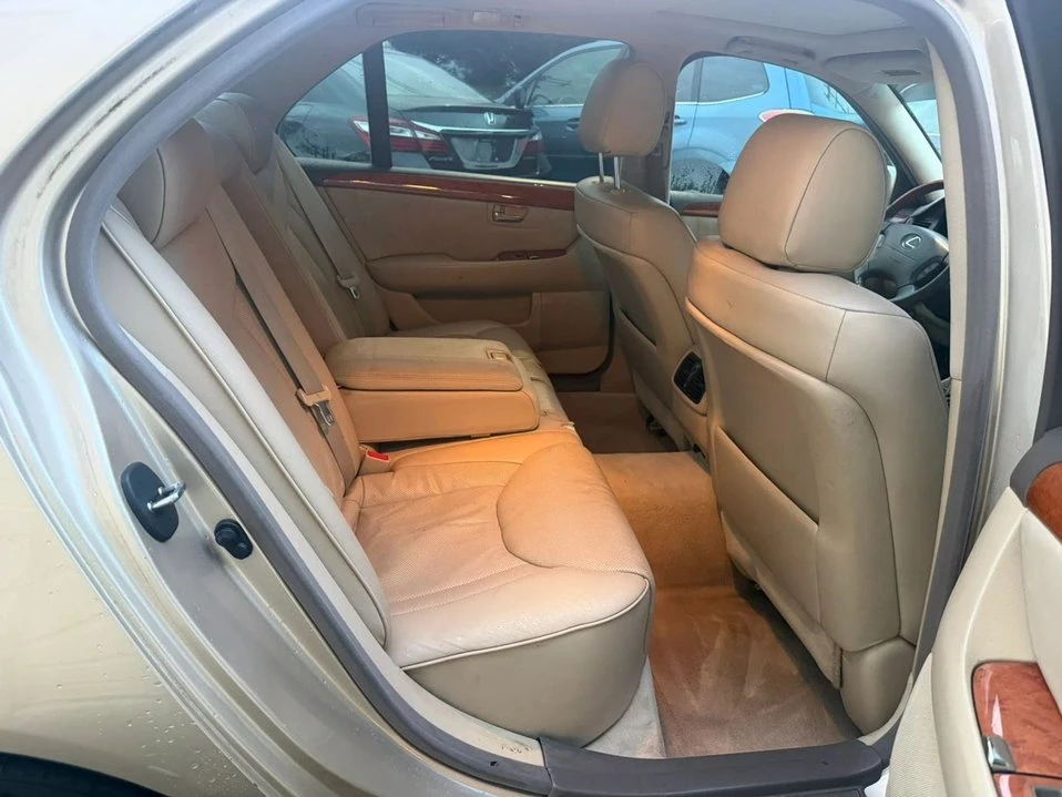 2004 Lexus LS 3rd Gen - Image 18 of 20