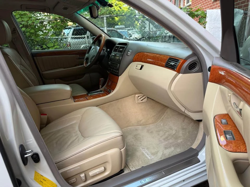 2004 Lexus LS 3rd Gen - Image 6 of 11