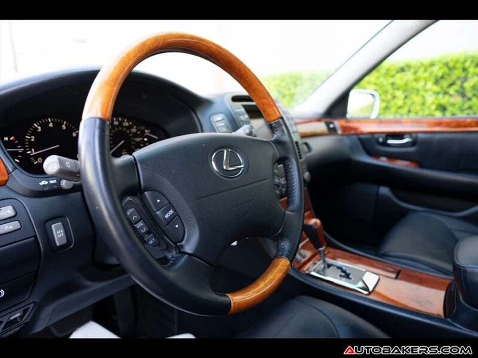 2004 Lexus LS 3rd Gen - Image 13 of 20
