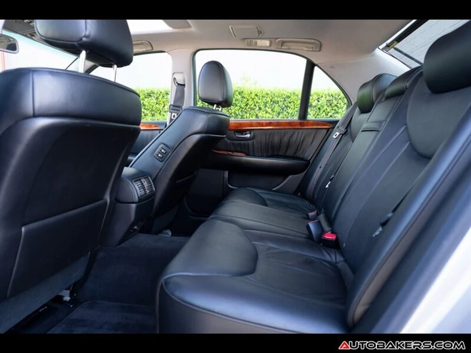 2004 Lexus LS 3rd Gen - Image 18 of 20