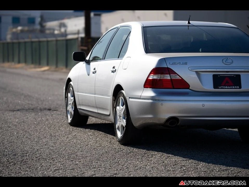 2004 Lexus LS 3rd Gen - Image 9 of 20