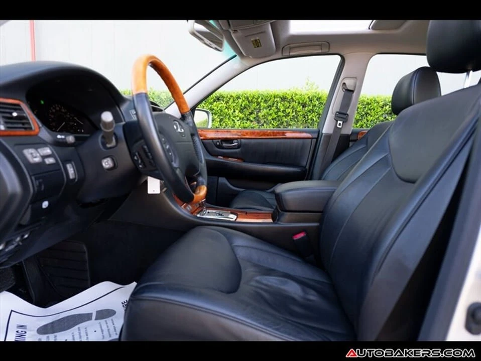 2004 Lexus LS 3rd Gen - Image 15 of 20