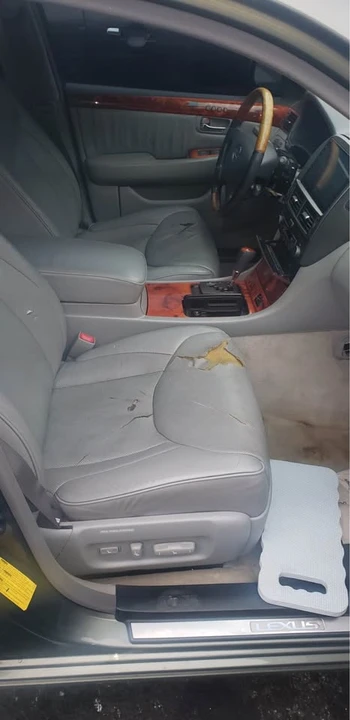 2004 Lexus LS 3rd Gen - Image 7 of 12
