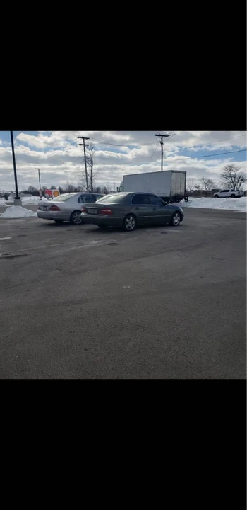 2004 Lexus LS 3rd Gen - Image 4 of 12