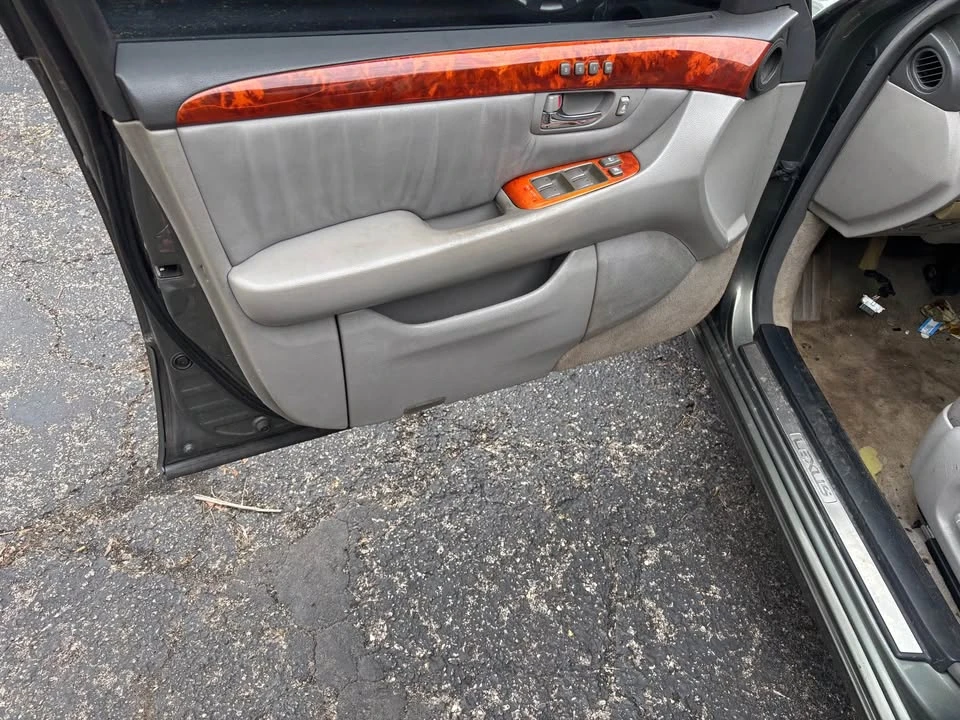 2004 Lexus LS 3rd Gen - Image 12 of 12