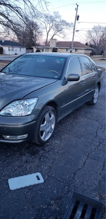 2004 Lexus LS 3rd Gen - Image 3 of 12
