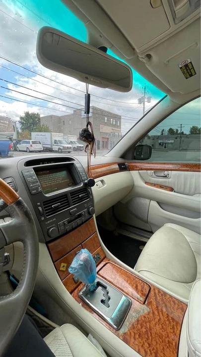 2004 Lexus LS 3rd Gen - Image 9 of 10