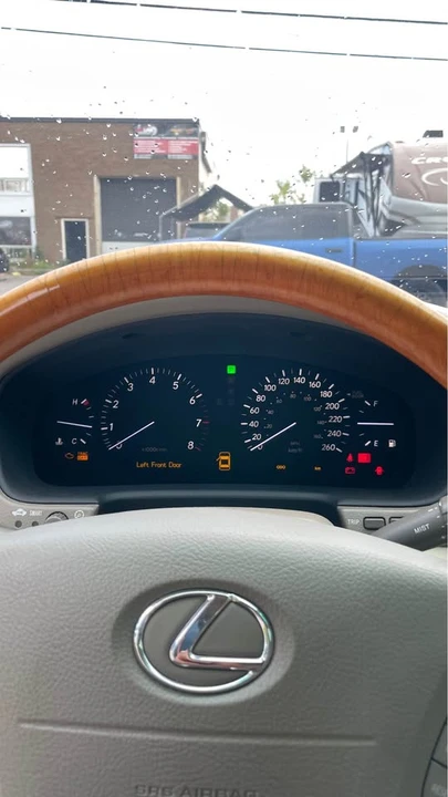 2004 Lexus LS 3rd Gen - Image 8 of 10