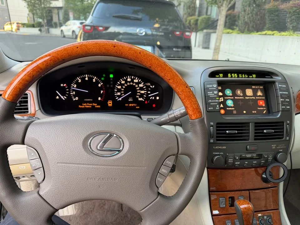 2004 Lexus LS 3rd Gen - Image 7 of 16