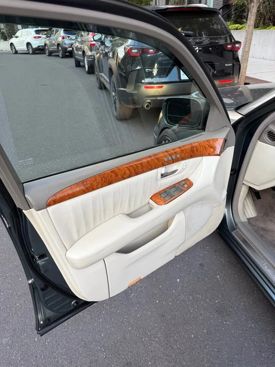 2004 Lexus LS 3rd Gen - Image 6 of 16