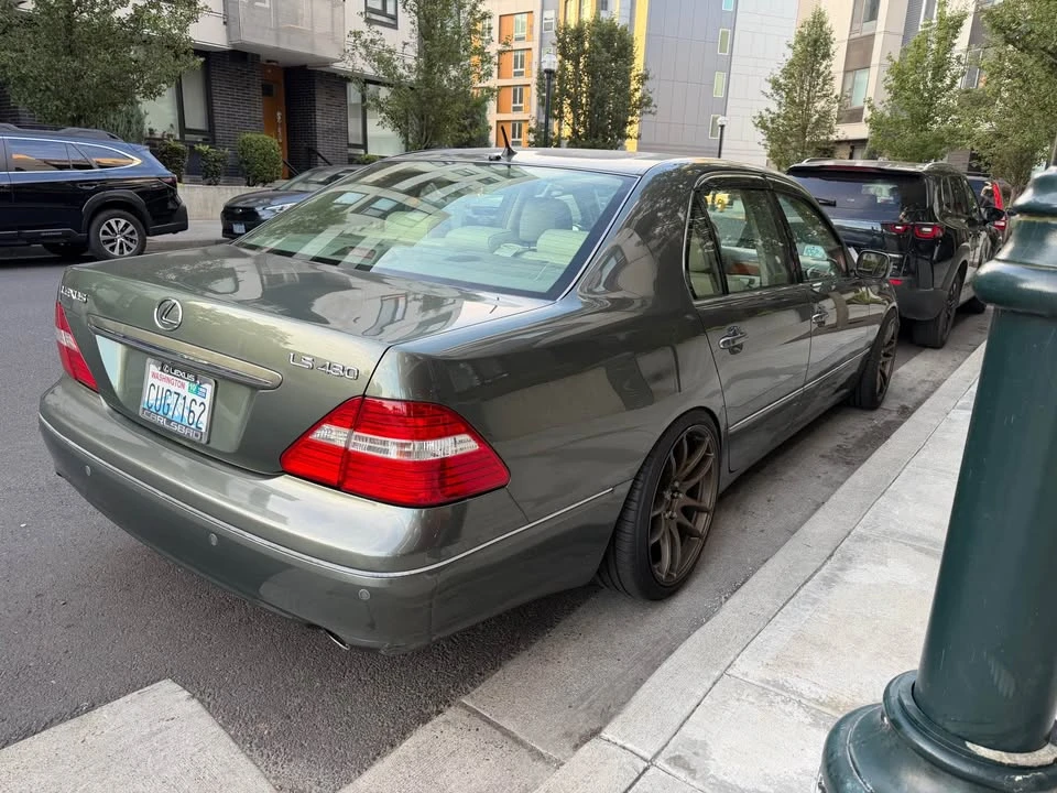 2004 Lexus LS 3rd Gen - Image 3 of 16