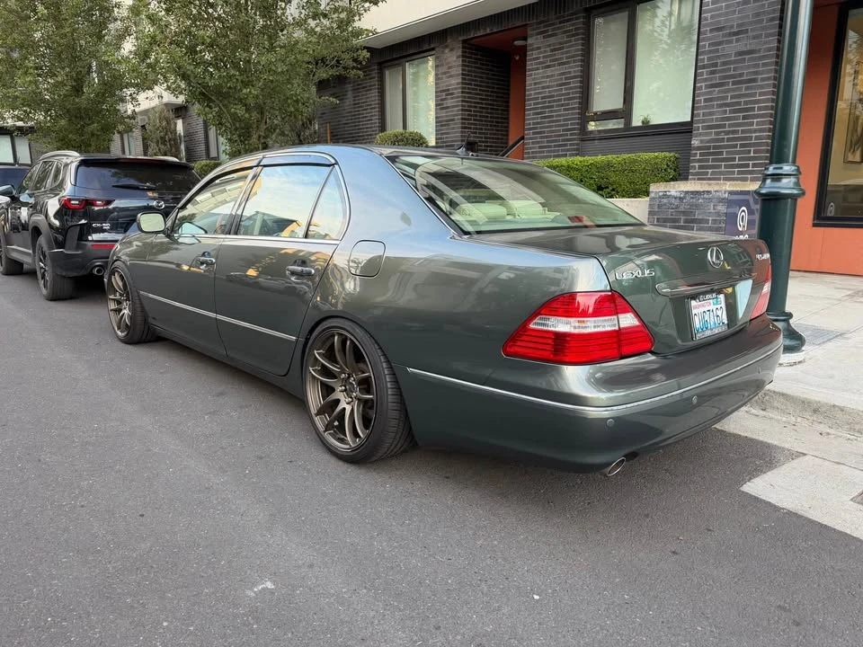 2004 Lexus LS 3rd Gen - Image 4 of 16