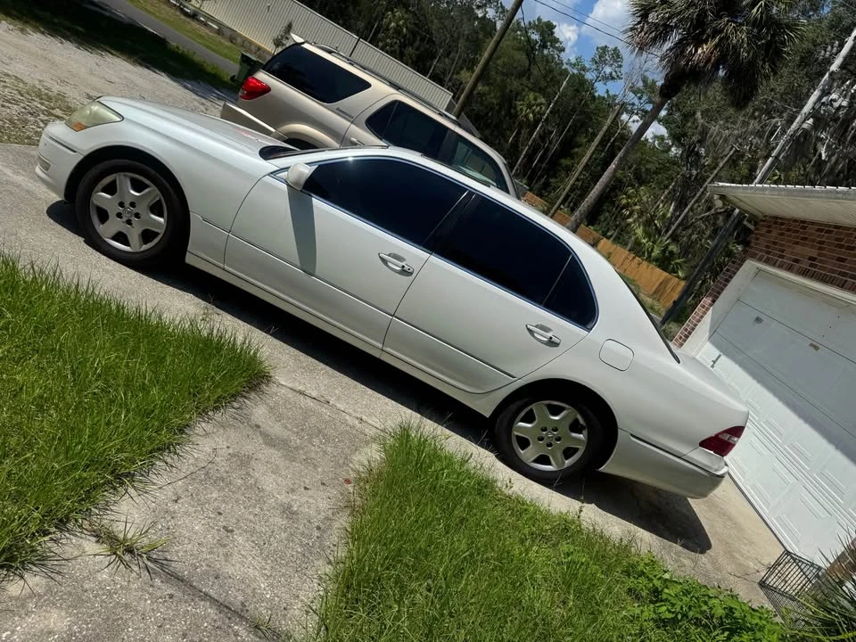 2004 Lexus LS 3rd Gen - Image 2 of 10