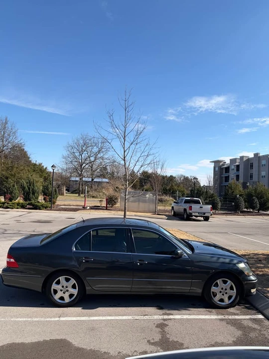 2004 Lexus LS 3rd Gen - Image 4 of 10