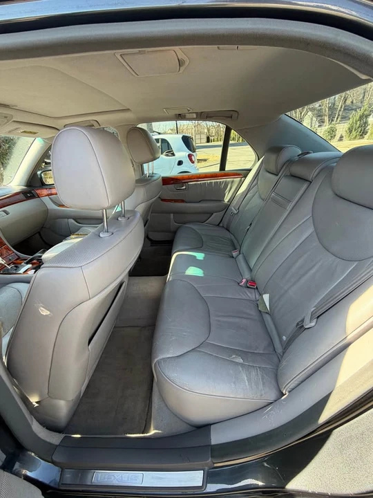 2004 Lexus LS 3rd Gen - Image 9 of 10