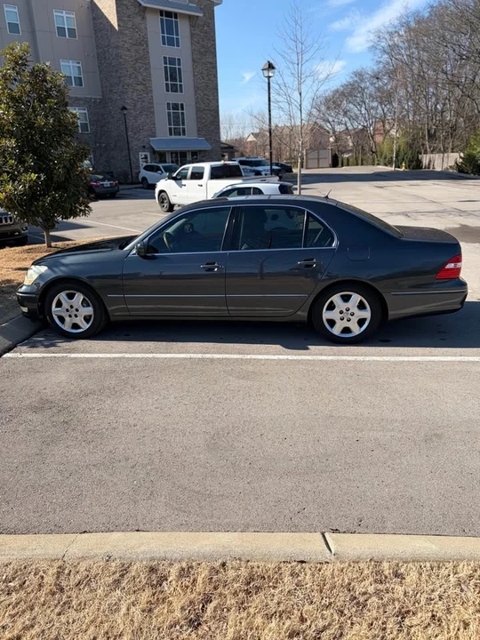 2004 Lexus LS 3rd Gen - Image 6 of 10