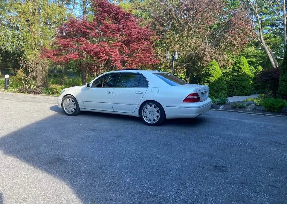 2004 Lexus LS 3rd Gen - Image 2 of 8