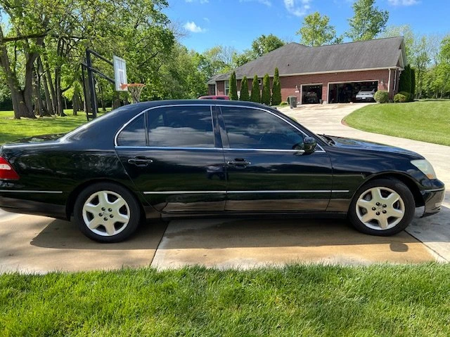 2004 Lexus LS 3rd Gen - Image 3 of 10