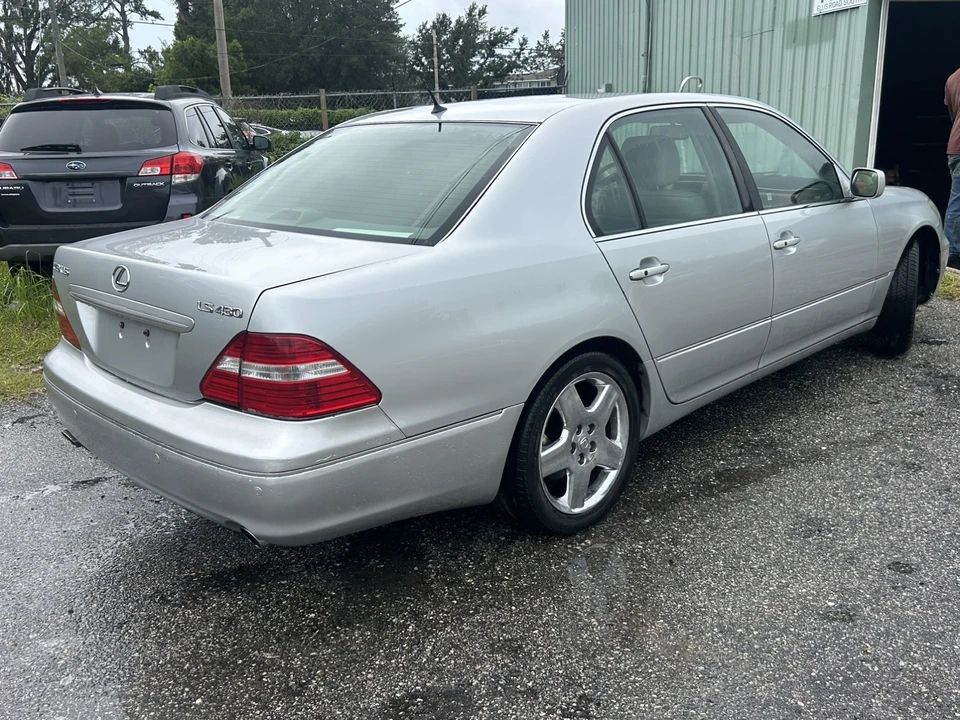 2004 Lexus LS 3rd Gen - Image 6 of 24