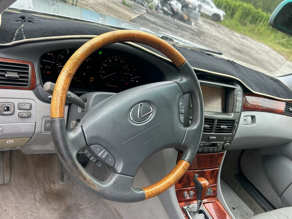 2004 Lexus LS 3rd Gen - Image 23 of 24