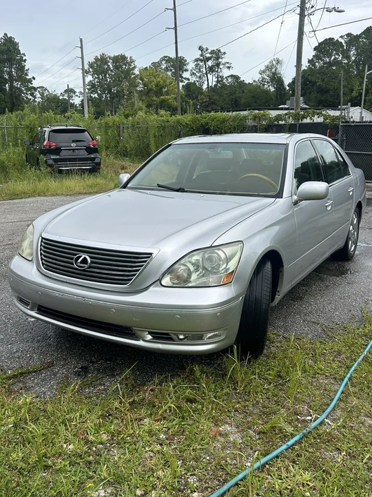 2004 Lexus LS 3rd Gen - Image 13 of 24