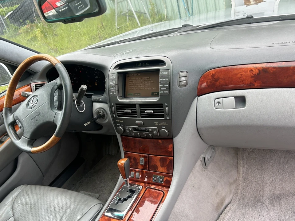 2004 Lexus LS 3rd Gen - Image 15 of 24