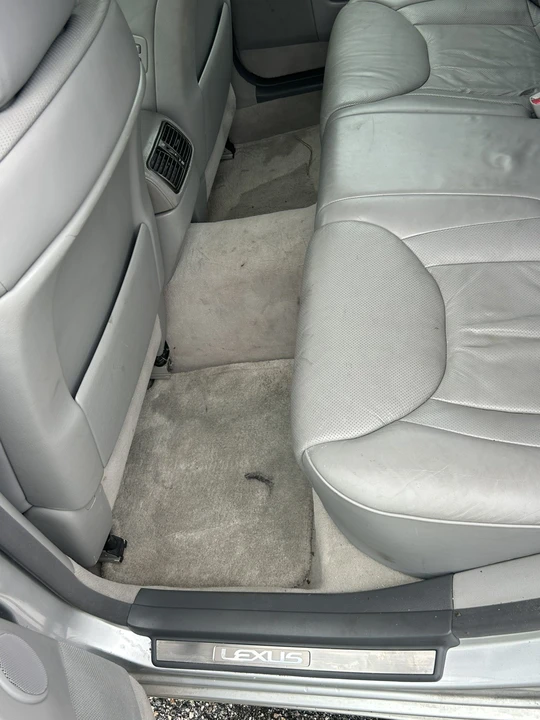 2004 Lexus LS 3rd Gen - Image 20 of 24