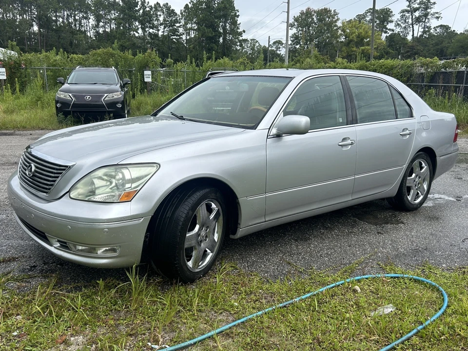 2004 Lexus LS 3rd Gen - Image 10 of 24