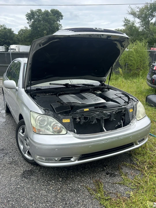 2004 Lexus LS 3rd Gen - Image 5 of 24