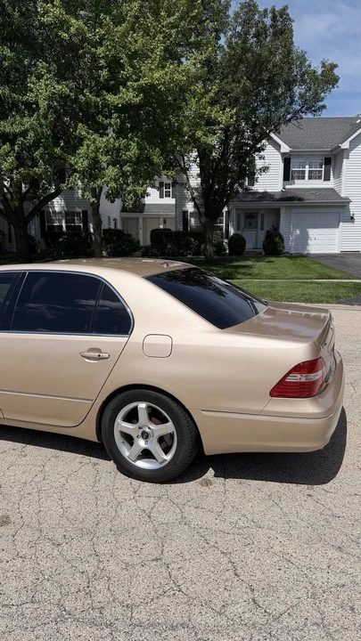 2004 Lexus LS 3rd Gen - Image 8 of 24