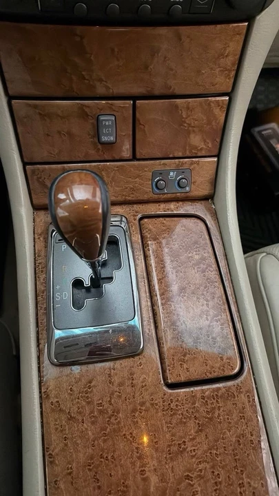 2004 Lexus LS 3rd Gen - Image 20 of 24