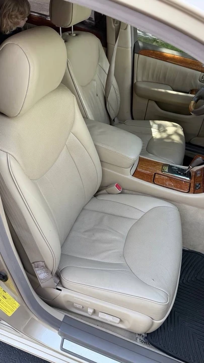 2004 Lexus LS 3rd Gen - Image 13 of 24