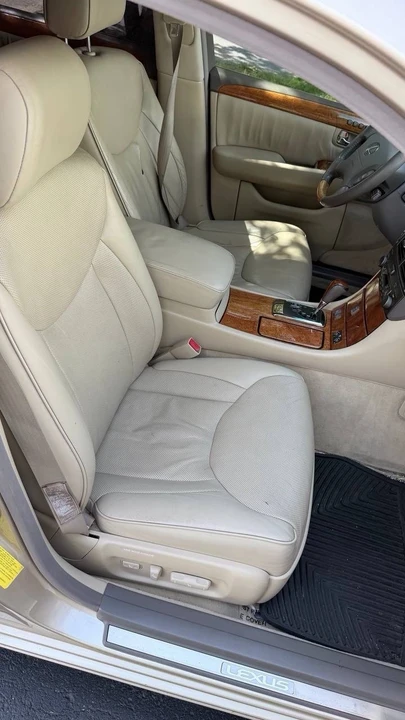 2004 Lexus LS 3rd Gen - Image 17 of 24