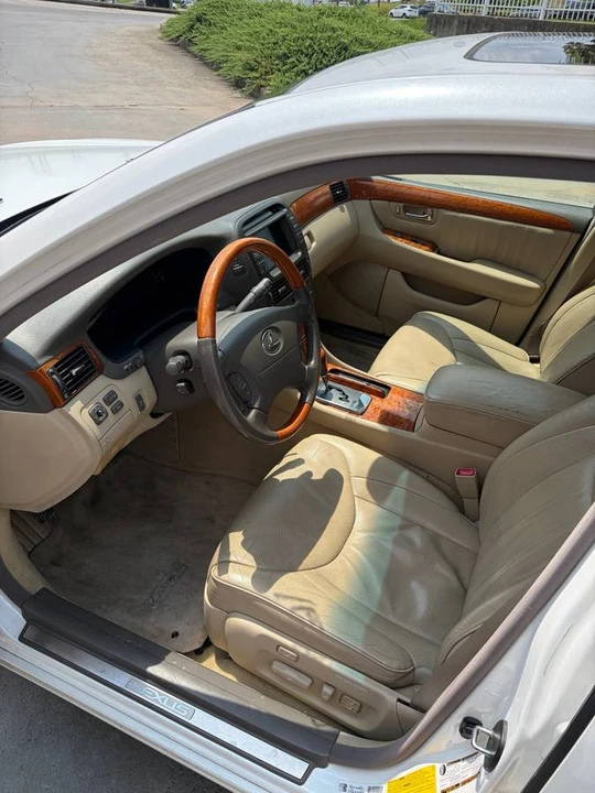 2004 Lexus LS 3rd Gen - Image 8 of 16