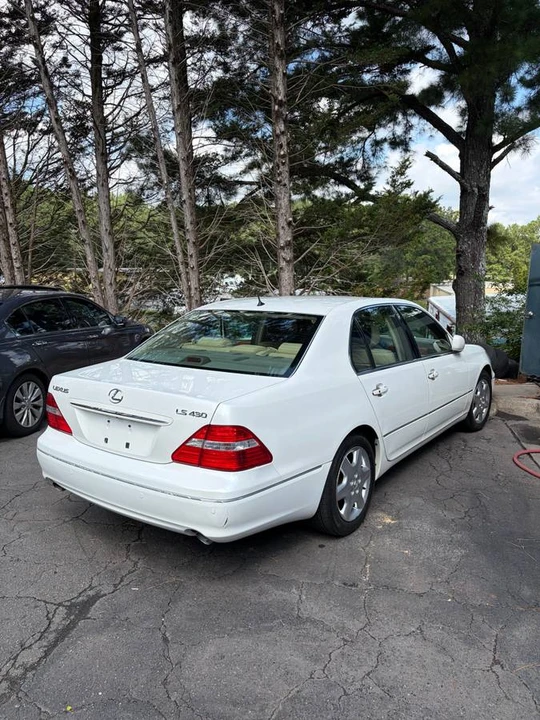 2004 Lexus LS 3rd Gen - Image 16 of 16