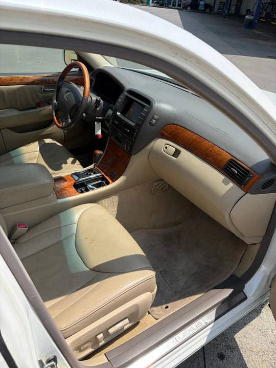 2004 Lexus LS 3rd Gen - Image 10 of 16