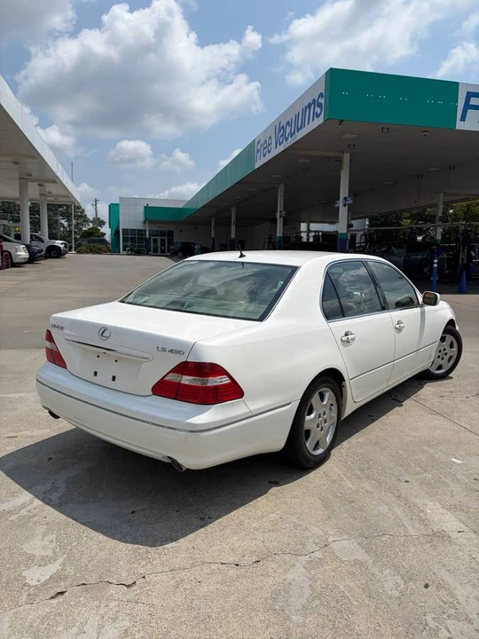 2004 Lexus LS 3rd Gen - Image 4 of 16