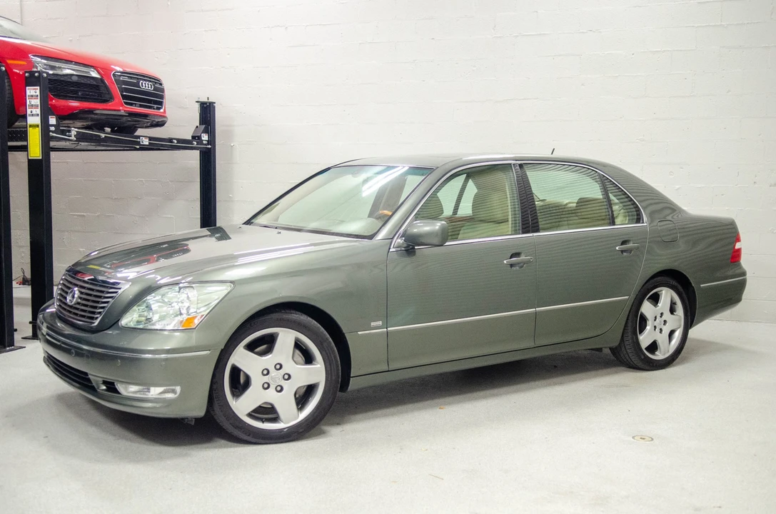 2004 Lexus LS 3rd Gen - Image 25 of 31