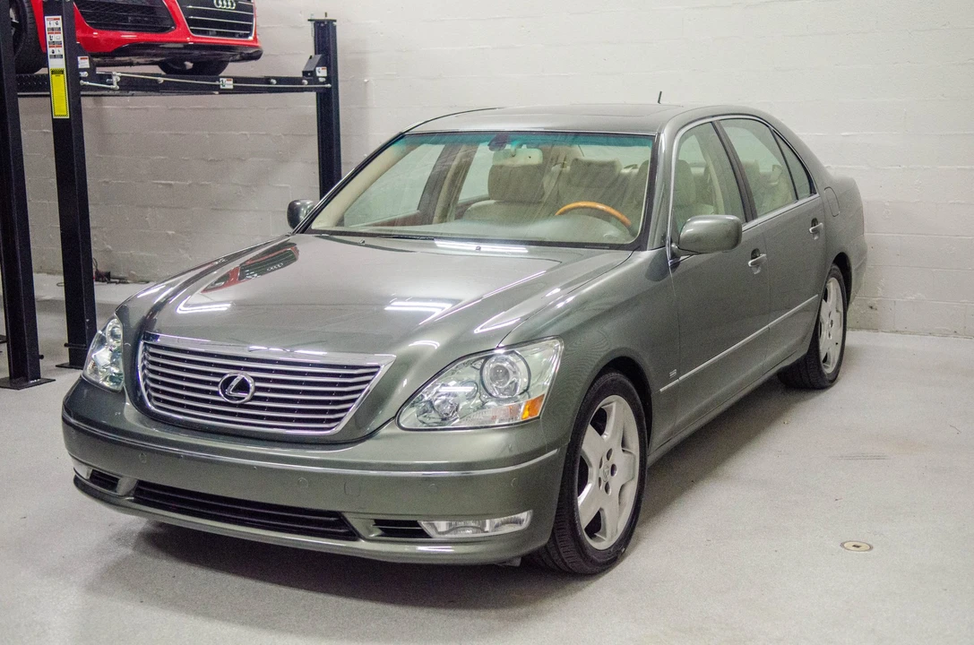 2004 Lexus LS 3rd Gen - Image 29 of 31