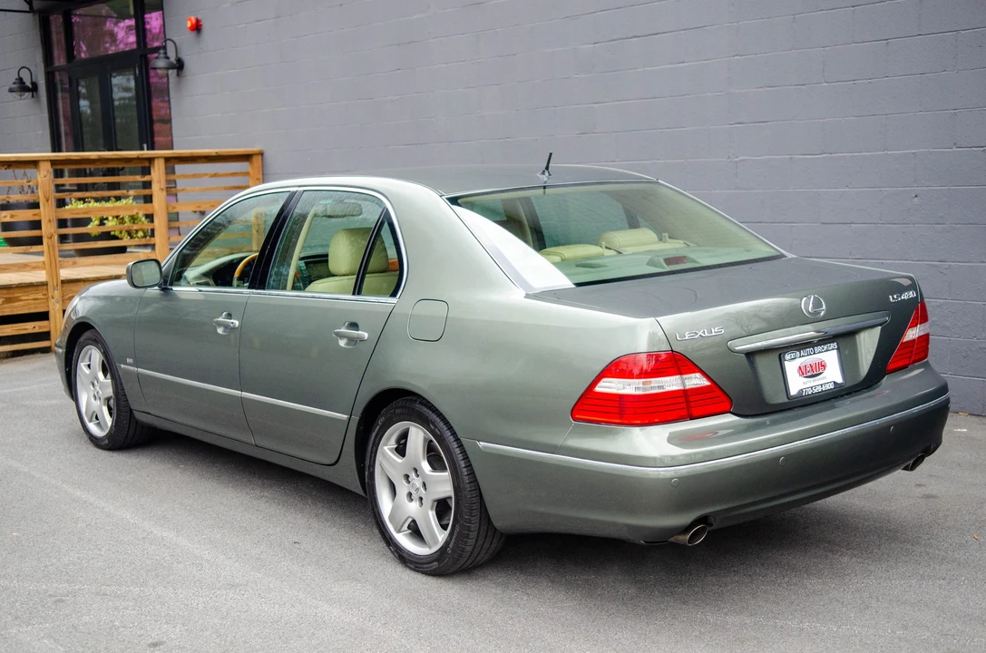 2004 Lexus LS 3rd Gen - Image 19 of 31