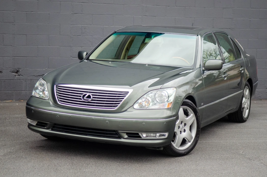 2004 Lexus LS 3rd Gen - Image 5 of 31