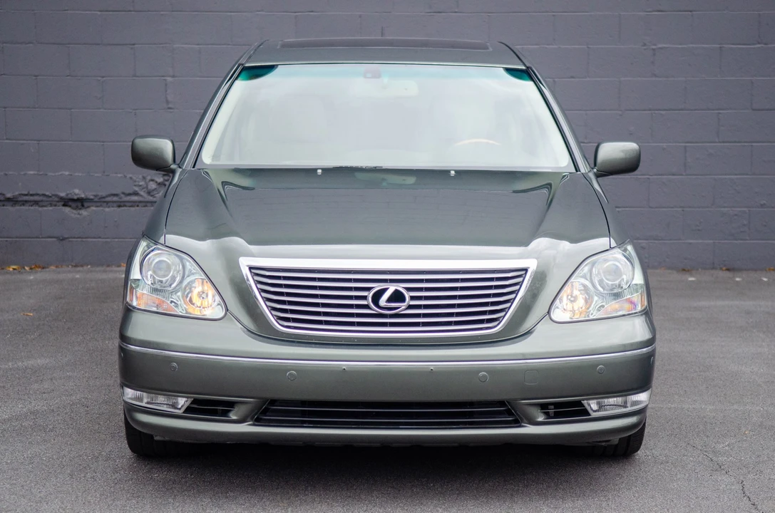 2004 Lexus LS 3rd Gen - Image 7 of 31