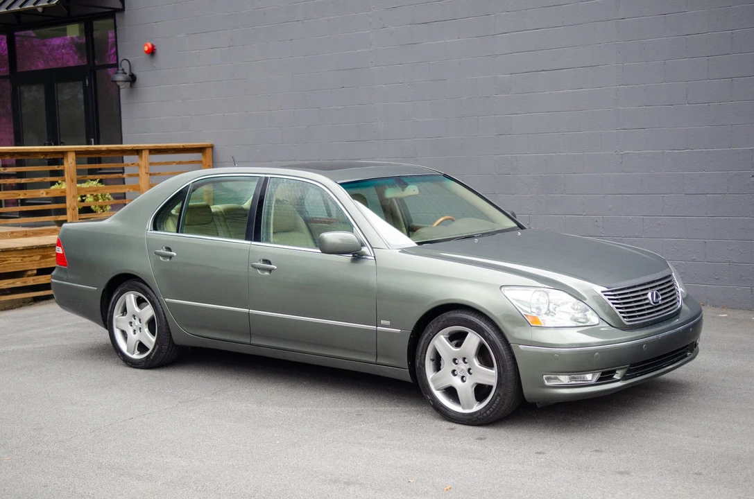 2004 Lexus LS 3rd Gen - Image 9 of 31