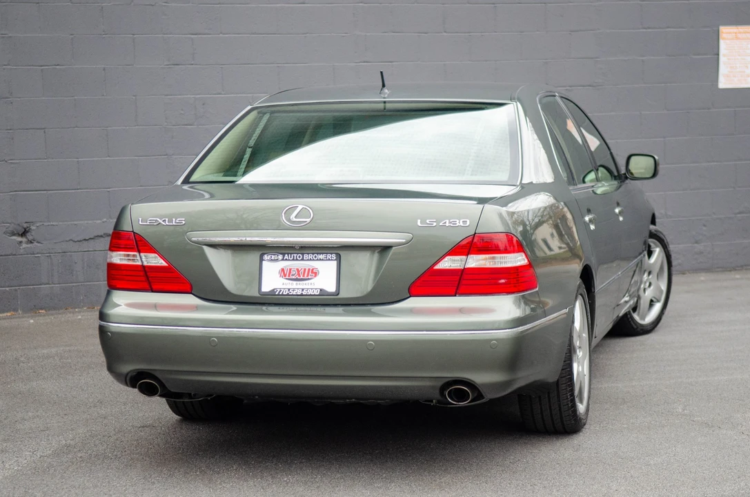 2004 Lexus LS 3rd Gen - Image 15 of 31