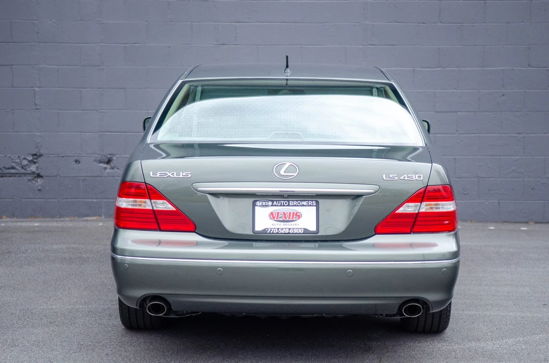 2004 Lexus LS 3rd Gen - Image 16 of 31