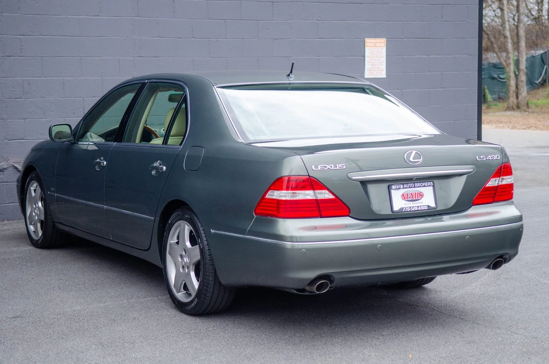 2004 Lexus LS 3rd Gen - Image 18 of 31